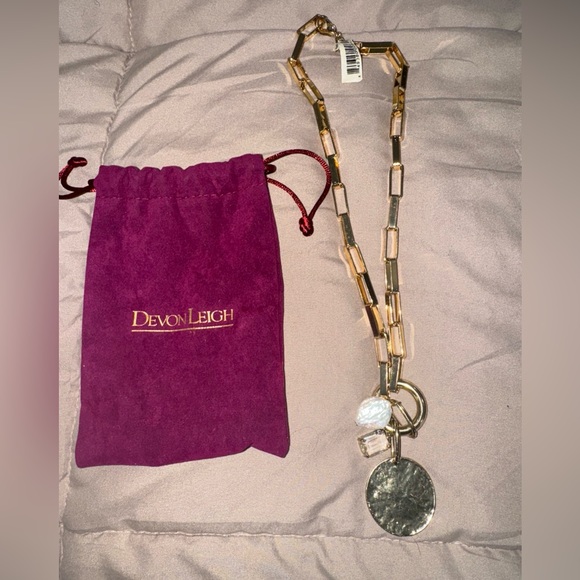 Gold Chain - Picture 1 of 3